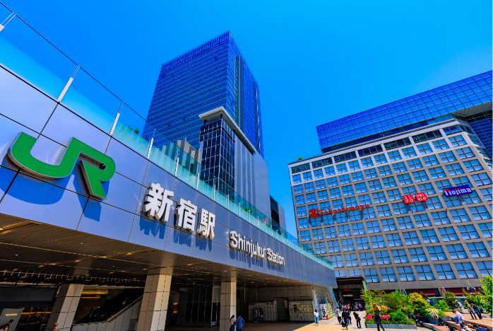 「新宿」駅