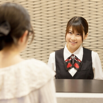 女性スタッフ